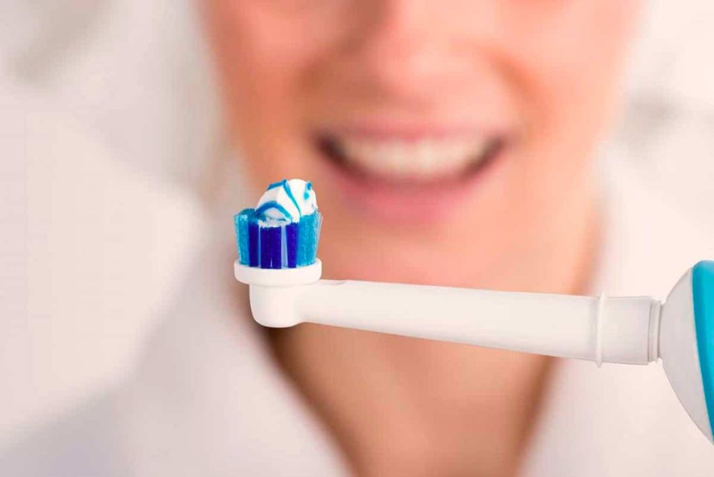 Ventajas y desventajas del uso del cepillo de dientes eléctrico - COV